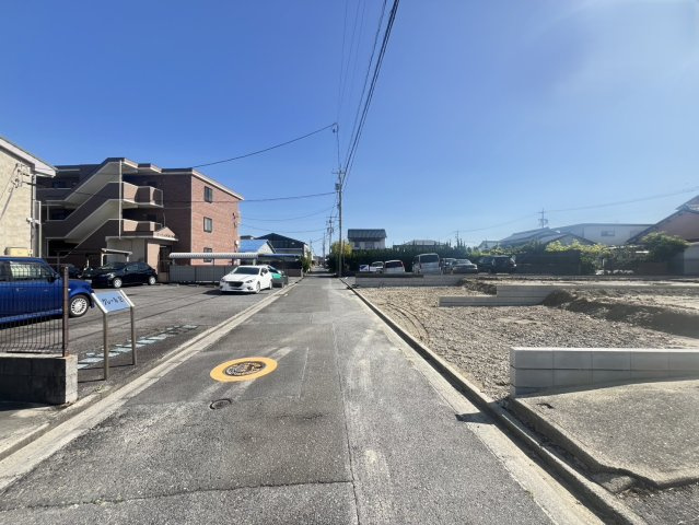 常滑市新田町3丁目　全2棟　2号棟の前面道路含む現地写真|R8.4.11撮影　前道4ｍ以上！