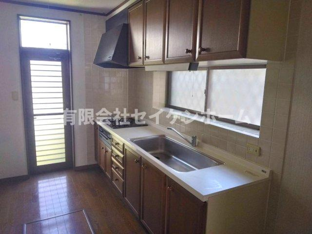 熊谷市妻沼東4丁目　中古住宅のキッチン