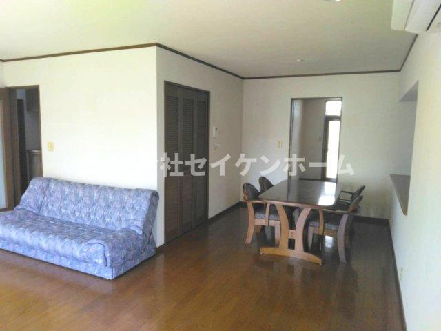 熊谷市妻沼東4丁目　中古住宅の居間・リビング