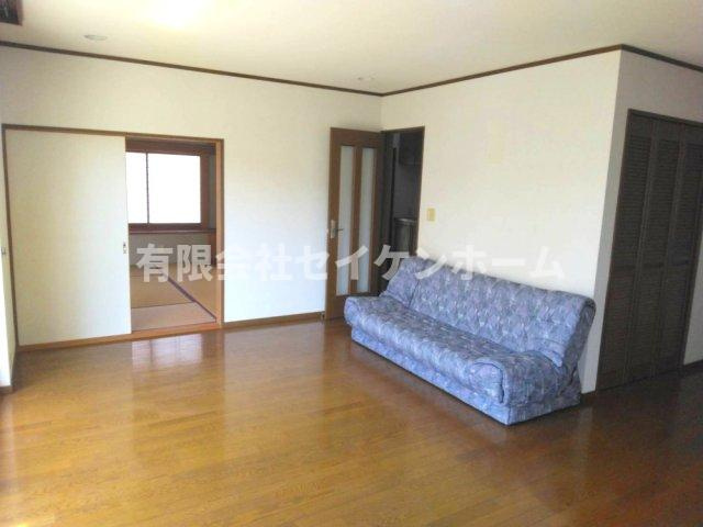 熊谷市妻沼東4丁目　中古住宅の居間・リビング