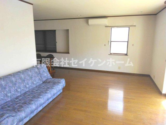 熊谷市妻沼東4丁目　中古住宅の居間・リビング