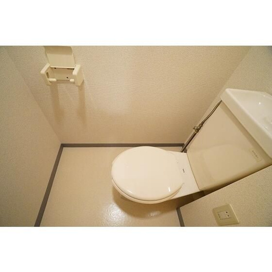 【トイレ】 | ポポラーレ壱番館 | ゆったりとした空間のトイレです