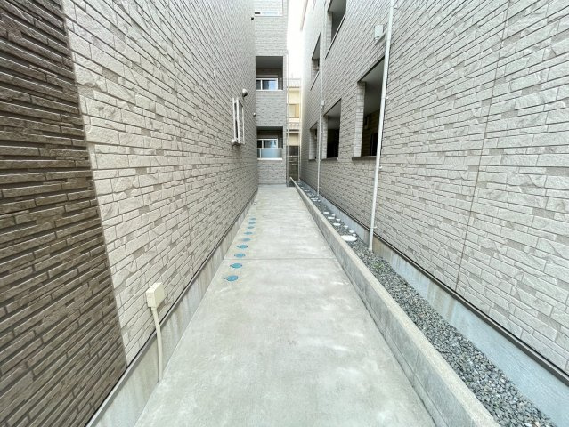 アート東大阪Bのエントランス