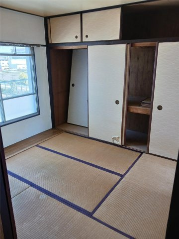 平田台住宅１４号棟の居間・リビング