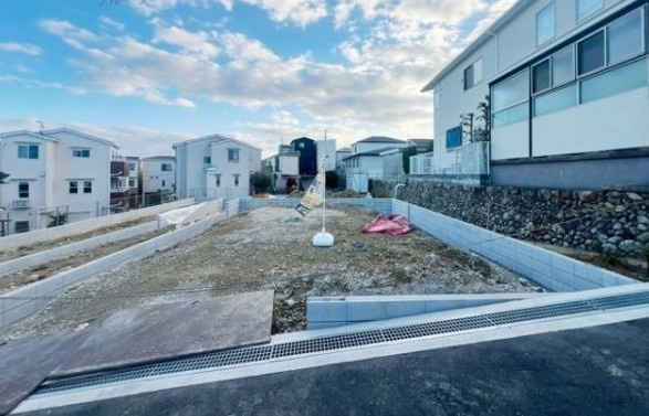 豊中市春日町1丁目　新築戸建の外観