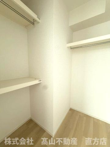 直方市大字直方のアパートの収納