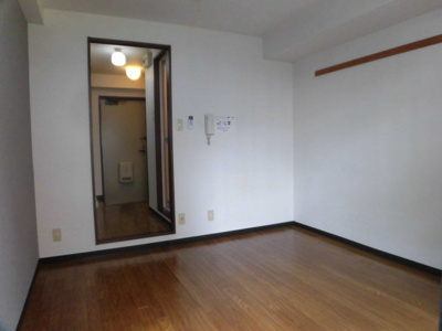【居間・リビング】 | KUBOTAハイツ | 広々としたお部屋です
