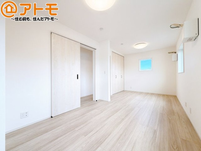 【子供部屋】 | 駿河区有東1丁目10期　新築戸建　全1棟 | 壁と床がシンプルな色合いだからこそ自分だけの空間を作れます♪お部屋作りのイメージは順調でしょうか♪