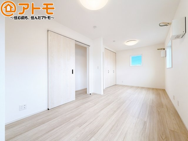 【子供部屋】 | 駿河区有東1丁目10期　新築戸建　全1棟 | 壁と床がシンプルな色合いだからこそ自分だけの空間を作れます♪お部屋作りのイメージは順調でしょうか♪
