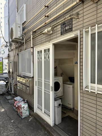 リード東栄Ⅱのエントランス