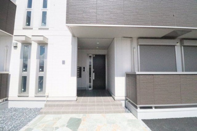 【エントランス】 | メイプルシャトー