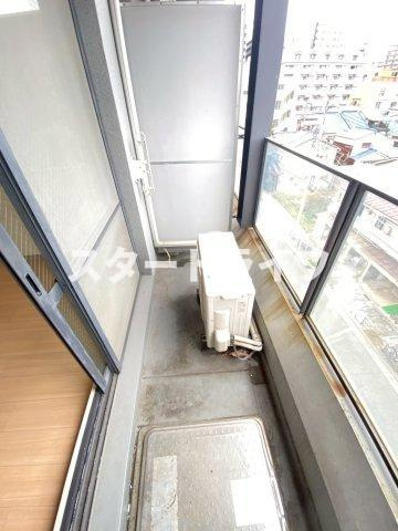 大阪市淀川区東三国２丁目の賃貸マンションのバルコニー