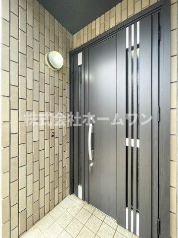 西多摩郡瑞穂町高根　中古戸建の玄関
