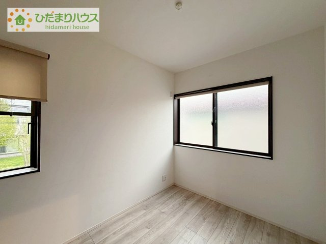 【洋室】 | 結城市みどり町2丁目　中古戸建 | テレワーク・趣味部屋・収納部屋など多用途に活用可能。
コンパクトながら使い勝手の良い空間です。
