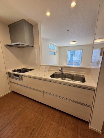 新座市栄二丁目戸建のキッチン