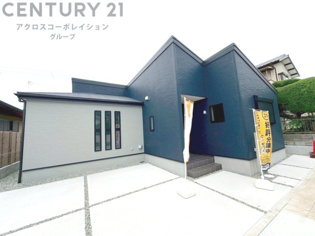 LDKは16帖とゆったり過ごせます。対面式カウンターキッチンで家事が捗ります。全居室収納付き。