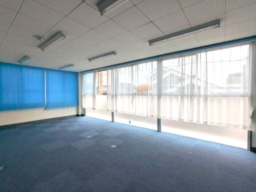 福崎町店舗のロビー