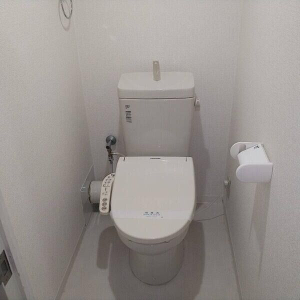 難波リーガルハウスのトイレ|難波リーガルハウス　温水洗浄便座