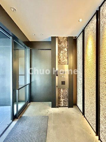 アトラス日暮里マスターコートの防犯設備|【オートロック】オートロックシステムでセキュリティ充実。当たり前ですが、安全で安心して暮らすのって大事ですよね。お探しのご条件でオートロック付きの物件を探す方も多いですがやはりセキュリティは大事です。