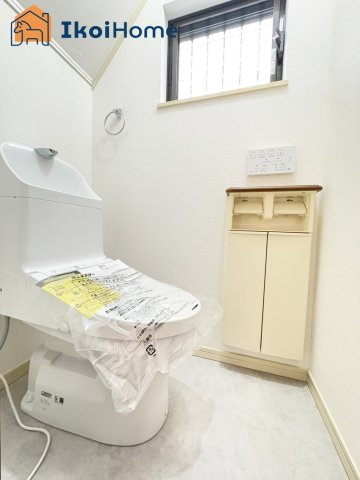 明石市松が丘1丁目　中古戸建のトイレ|【ホームページに現地動画掲載中】●年中無休：当日予約可●1階・2階ウォッシュレット付のお手洗いです