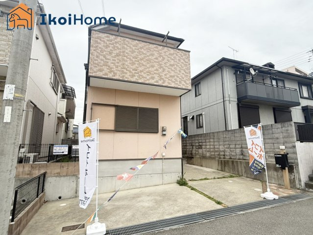 明石市松が丘1丁目　中古戸建のエントランス|【ホームページに現地動画掲載中】●年中無休：当日予約可●物件・当店の最寄駅まで無料送迎します！