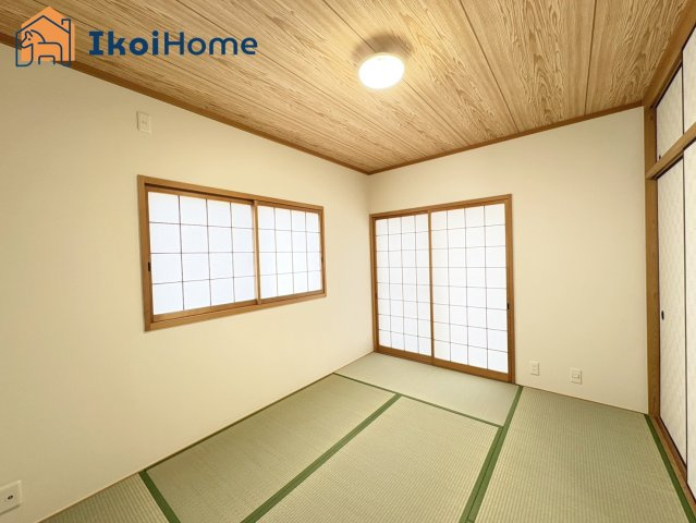 明石市松が丘1丁目　中古戸建の内装|【ホームページに現地動画掲載中】●年中無休：当日予約可●1階和室6帖のお部屋です！大きな収納もあり！