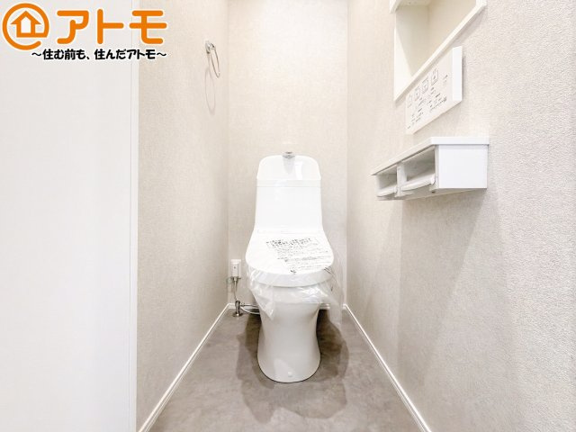 【トイレ】 | 駿河区有明町4期　新築戸建　2号地 | 毎日使うトイレだからこそ機能性を重視したいですよね！温水洗浄便座で快適な時間をお過ごしください♪