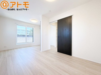 【子供部屋】 | 駿河区有明町4期　新築戸建　2号地 | 壁と床がシンプルな色合いだからこそ自分だけの空間を作れます♪お部屋作りのイメージは順調でしょうか♪