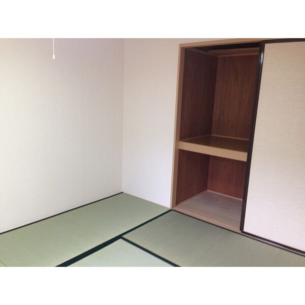 グリーンヒルズエナの和室
