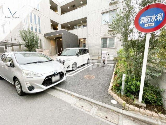 ル・ブラン立花の駐車場
