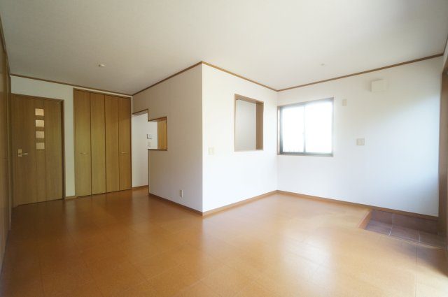 中古　千葉市緑区誉田町の居間・リビング