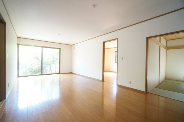 中古　千葉市緑区誉田町の居間・リビング
