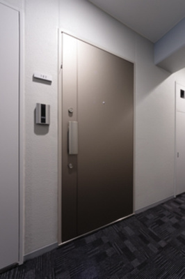 【玄関】 | ディオスプラド | ※写真は同タイプ住戸です。
