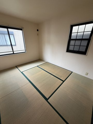 ハイツ平和台の和室
