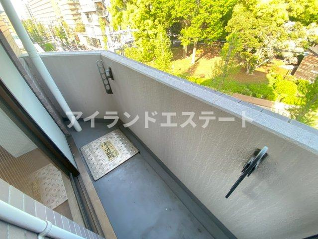 プチプルハイム駒沢　バストイレ別　角部屋　駒沢公園至近のバルコニー