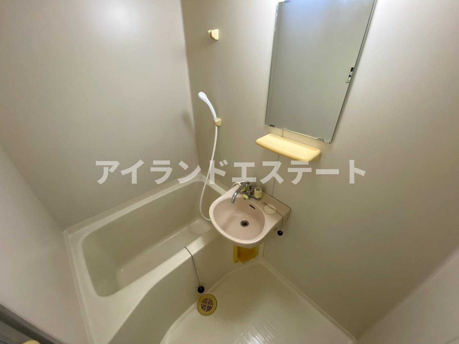 プチプルハイム駒沢　バストイレ別　角部屋　駒沢公園至近の浴室