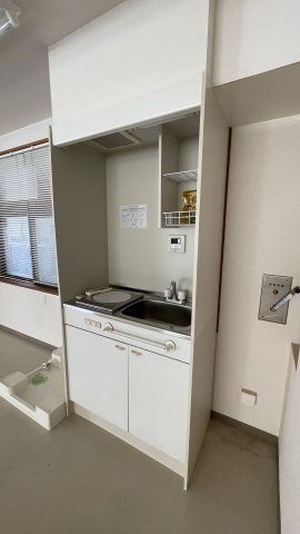 エムアイビル店舗事務所のキッチン