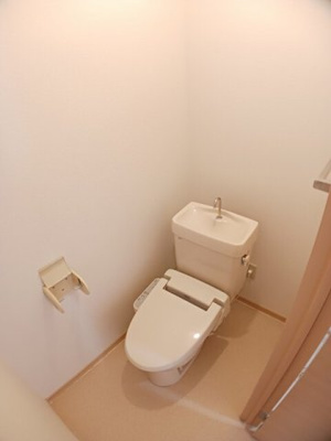 【トイレ】 | ポートエルディムＢ | シンプルで使いやすいトイレです