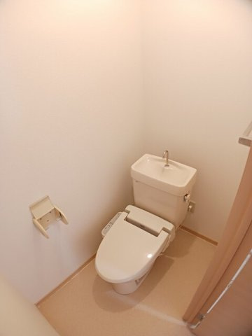 【トイレ】 | ポートエルディムＢ | シンプルで使いやすいトイレです