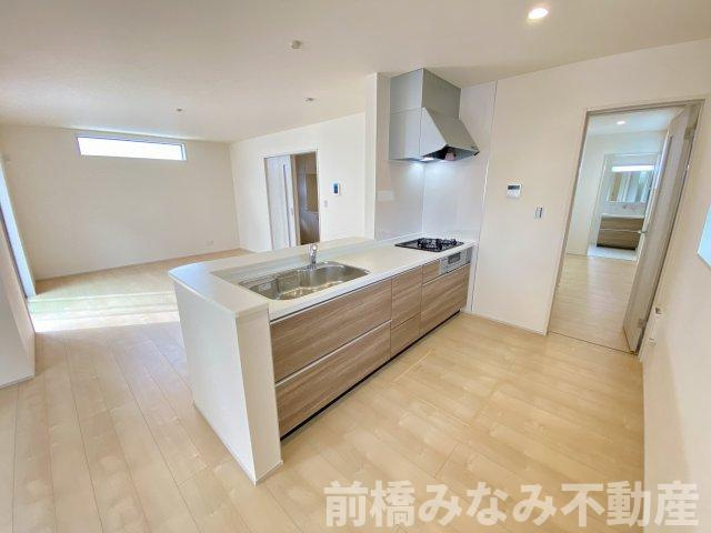 【新築】前橋市富士見町時沢第3　２号棟(全１１棟)　クリエートの家　新築建売分譲のキッチン|コンパクトなキッチンで掃除もラクラク
