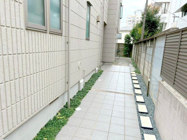 グリーンスクエアのロビー|★エントランスアプローチ★