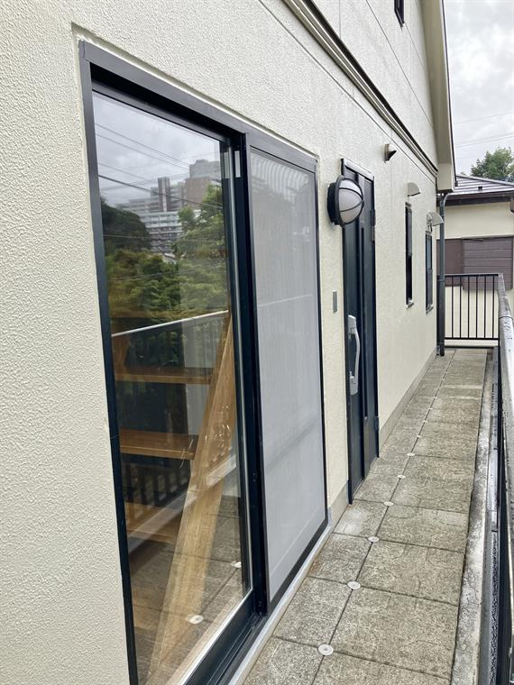 新町戸建のエントランス