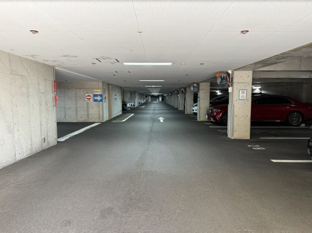ザ・ハウス住吉本町の駐車場
