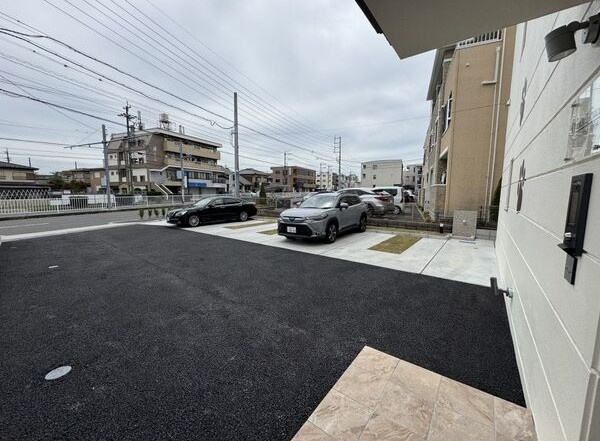 Ｗａｎ’ｓＴｅｒｒａｃｅ長久手の駐車場