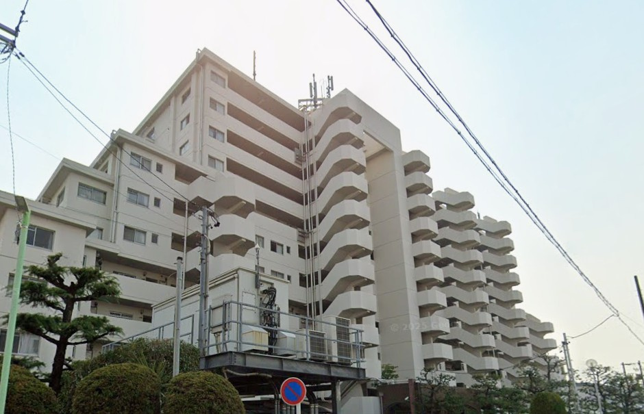 堀田サンハイツA棟の外観