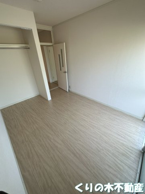 【寝室】 | ルミウス八町西 | 広くて明るい寝室