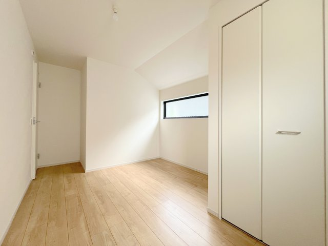 昭島市緑町5丁目　新築戸建全2棟の洋室|【洋室2】5.7帖