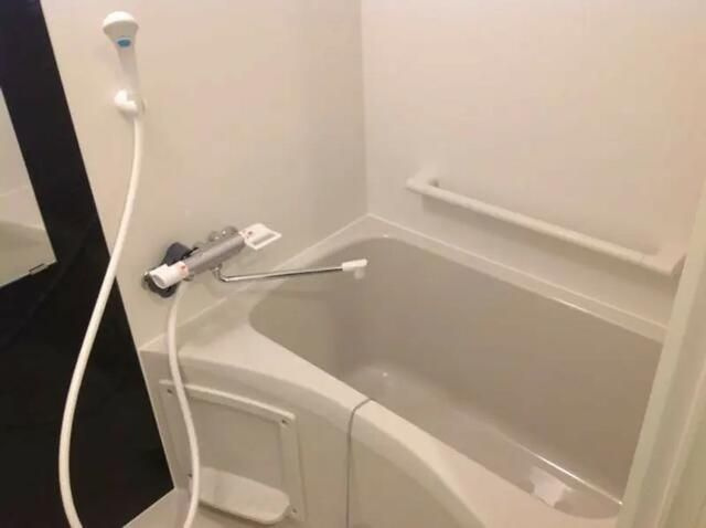クレイノ栞の浴室