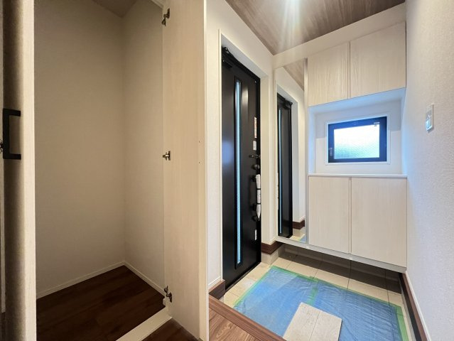 日野市上田の玄関
