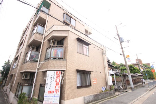 林マンションの外観